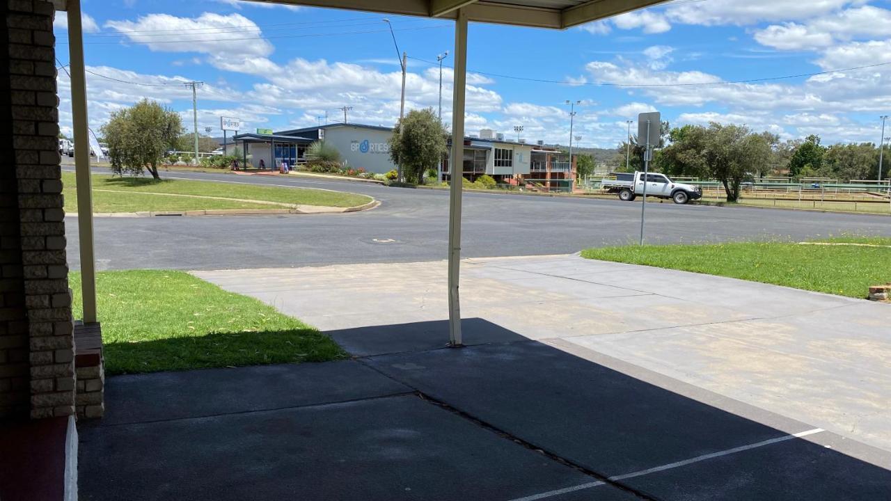 Sapphire City Motor Inn Inverell Buitenkant foto