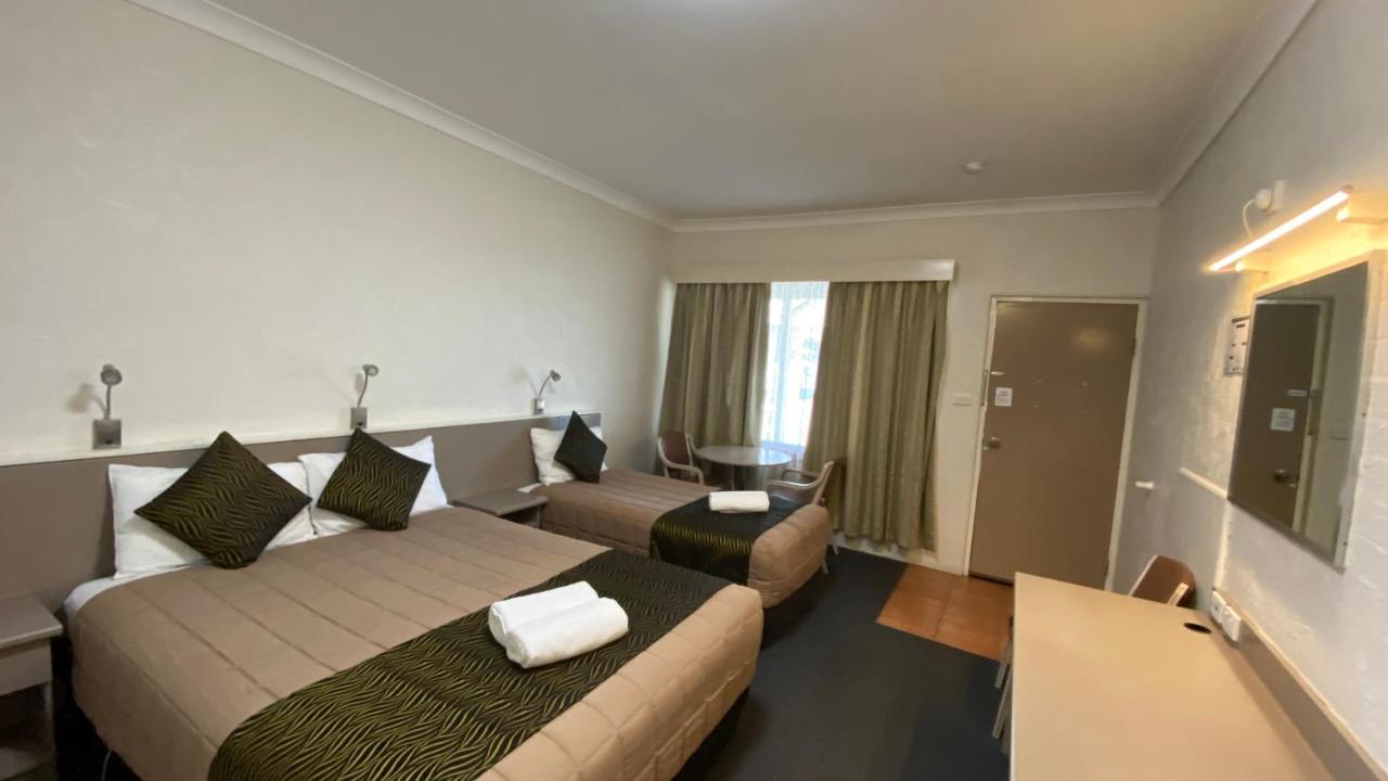 Sapphire City Motor Inn Inverell Buitenkant foto