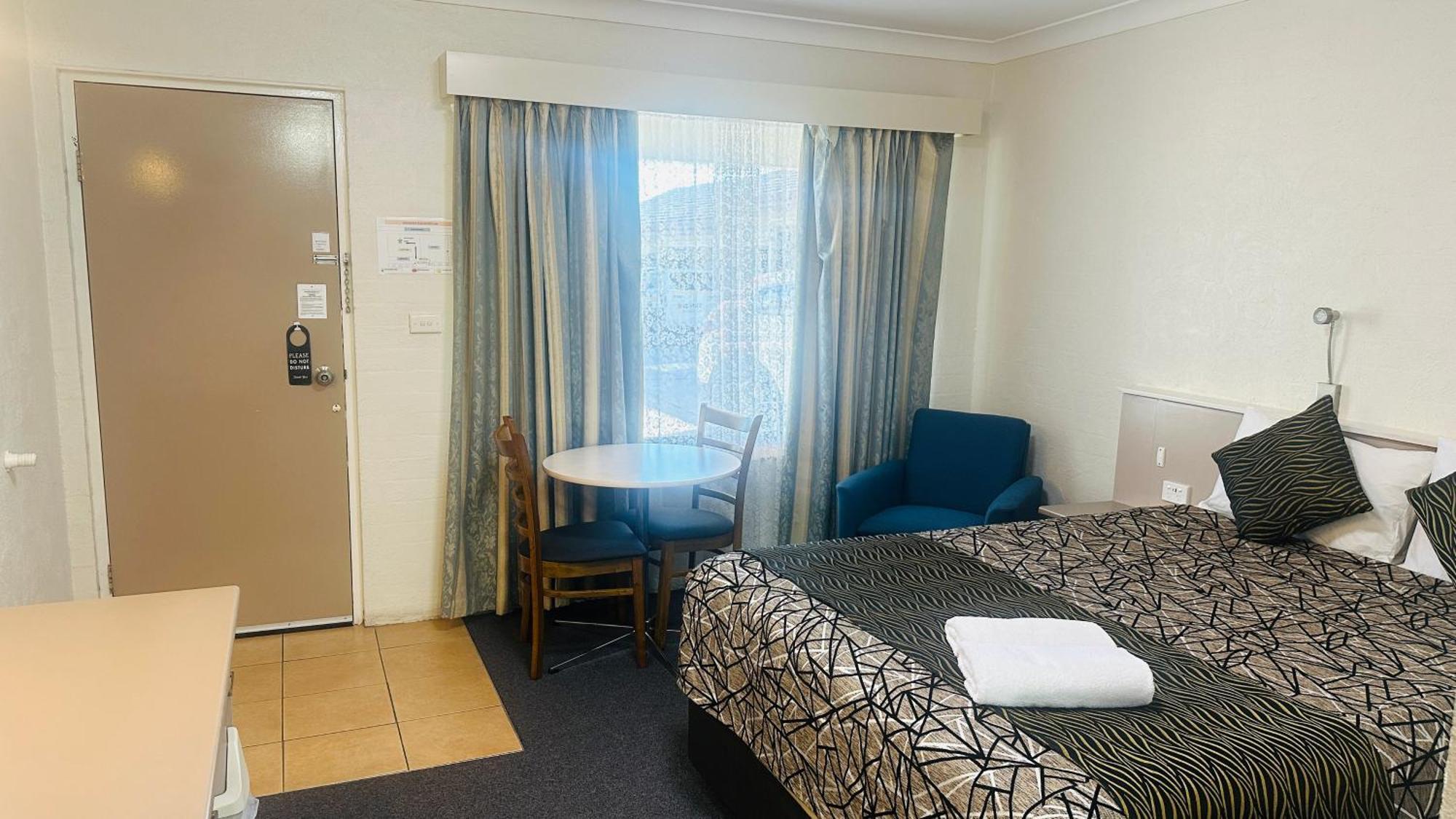 Sapphire City Motor Inn Inverell Buitenkant foto