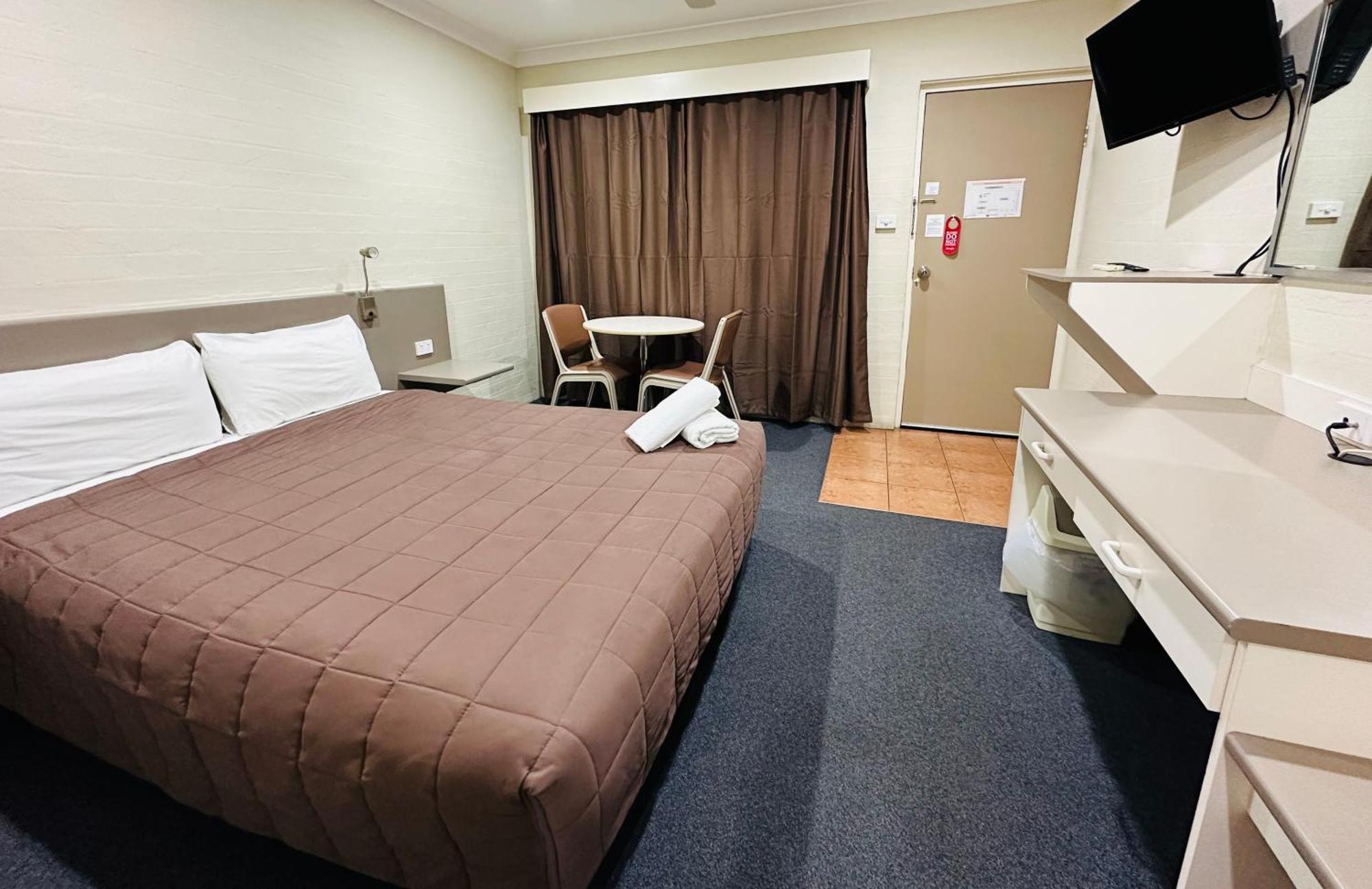 Sapphire City Motor Inn Inverell Buitenkant foto