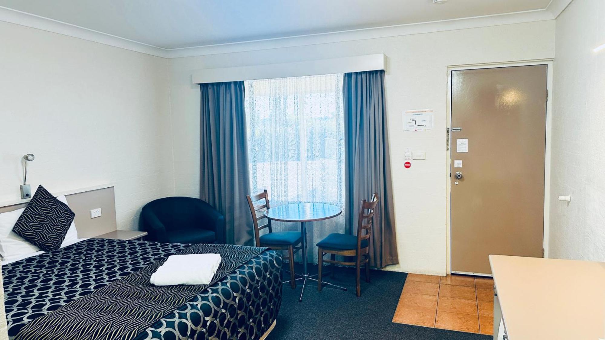 Sapphire City Motor Inn Inverell Buitenkant foto