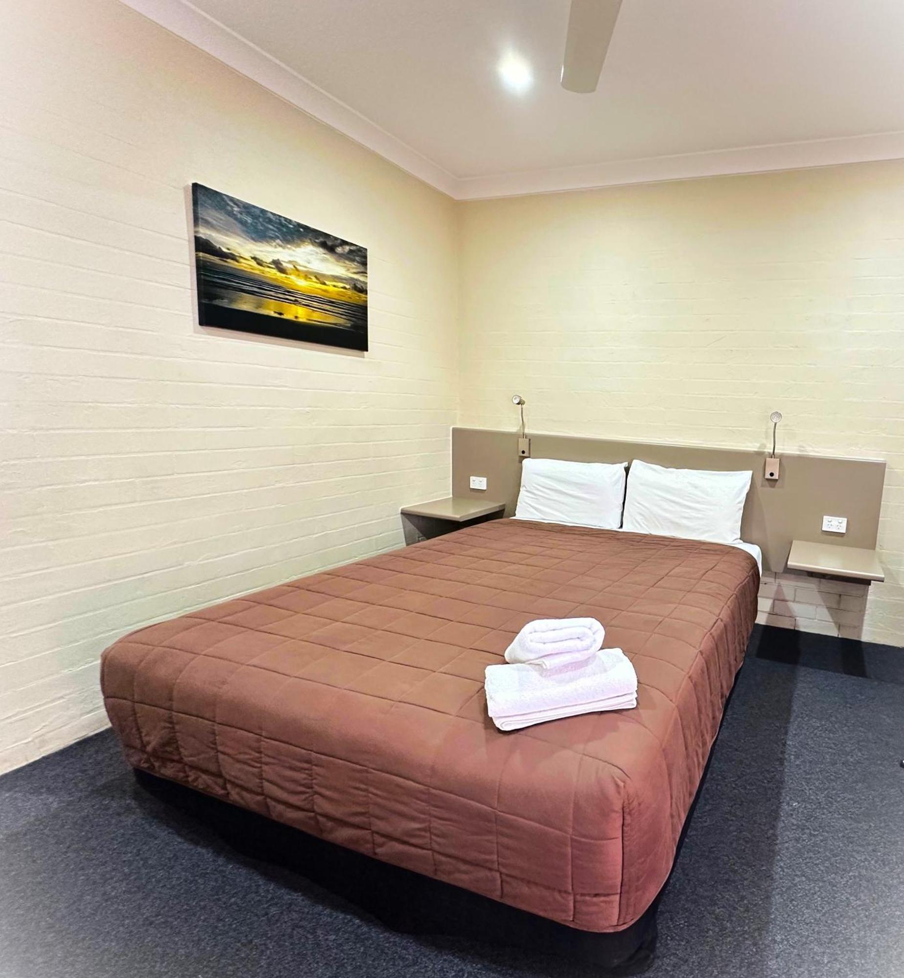 Sapphire City Motor Inn Inverell Buitenkant foto