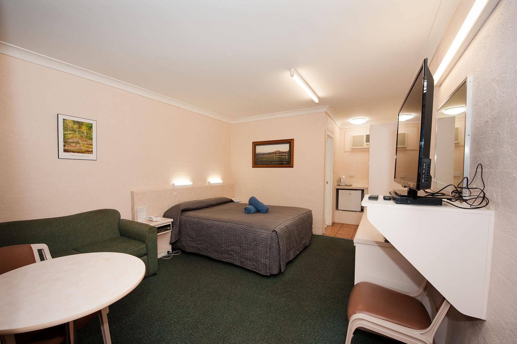 Sapphire City Motor Inn Inverell Buitenkant foto
