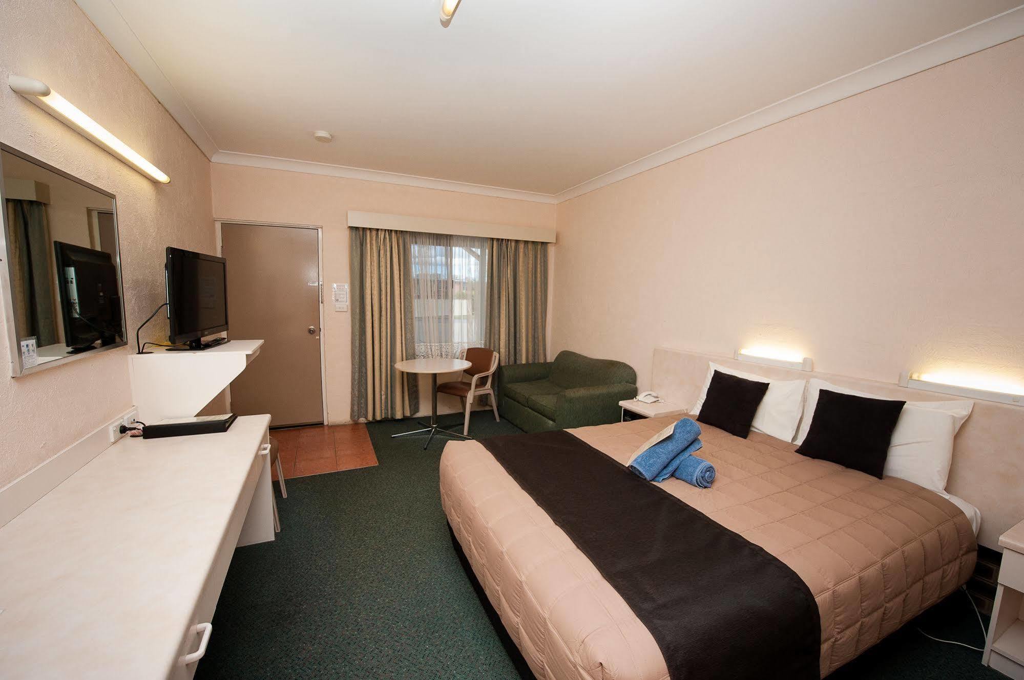 Sapphire City Motor Inn Inverell Buitenkant foto